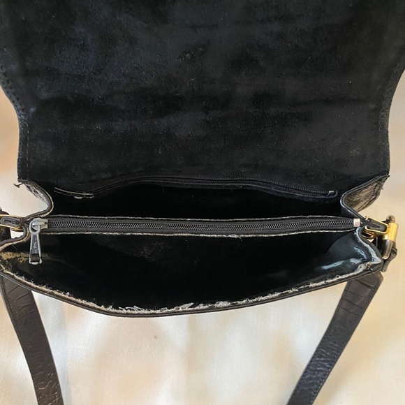 VINTAGE Black Italian Leather Crocodile Flap Closure Long Strap Saddle Bag Purse - Picture 5 of 7